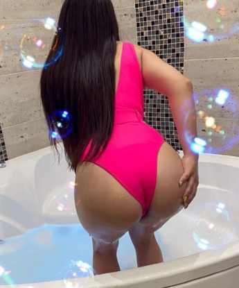 Со мной ты найдешь удовольствие и наслаждение, которые так долго искал. У меня широкий спектр услуг, от массажа до эротических игр – ты выбираешь, что хочешь. 🔥🌹
Я люблю удовлетворять своих клиентов и всегда отдыхаю только с положительными отзывами. Мои фото настоящие и они говорят сами за себя. 😍📸
Я живу в Москве и готова встретиться с тобой в любом удобном для тебя месте. Если ты ищешь незабываемую ночь или просто хочешь расслабиться после работы, не стесняйся обращаться. Я знаю, как сделать тебя счастливым. 💋🌃
Звони мне и я окуну тебя в мир наслаждения и эмоций, о котором ты всегда мечтал. 📞✨ 5274, 27 лет